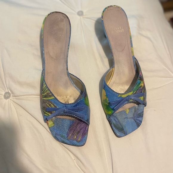 Stuart Weitzman pumps. Slightly worn- size 9. Very rare! - Picture 2 of 3